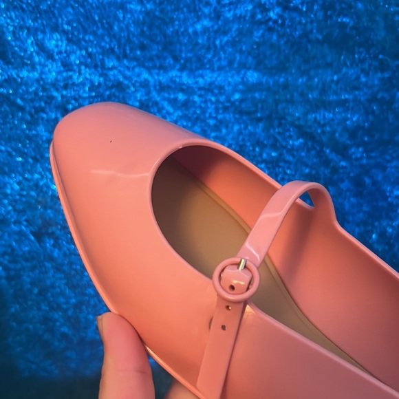 Brand new never worn pink sandals/flats - Picture 3 of 4